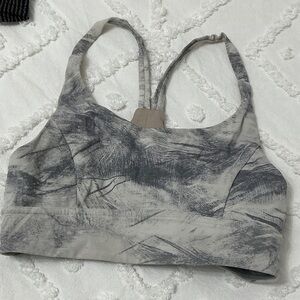 Lululemon Athletica Gray Patterned Sports Bra